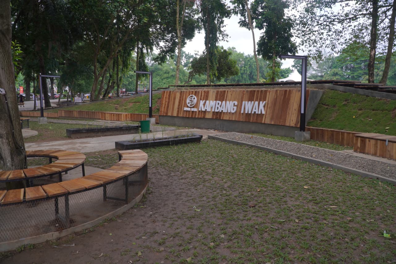 Taman Kambang Iwak